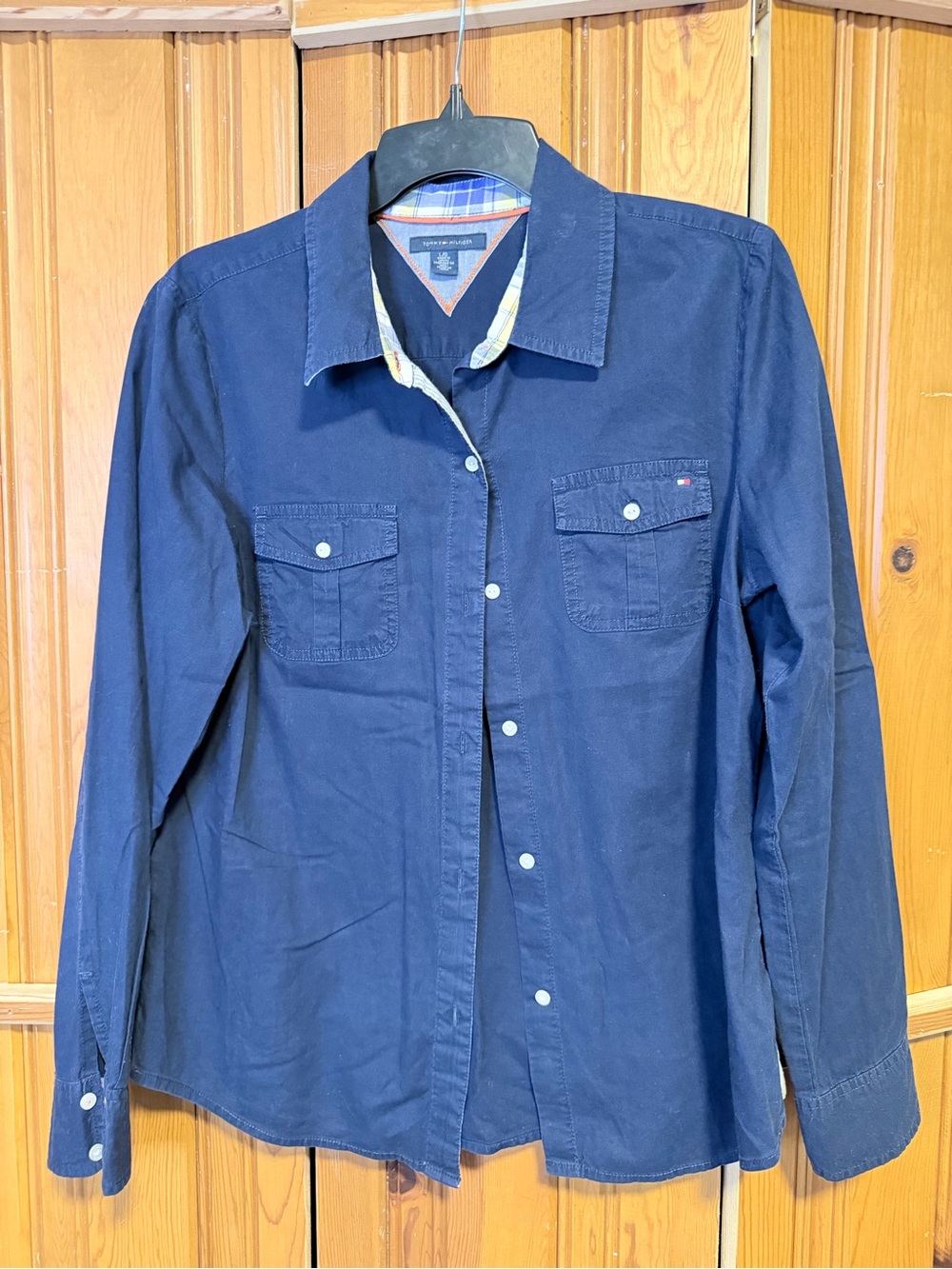 Tommy Hilfiger Navy Blue Button-Down Shirt shirt is much darker than shown, B10